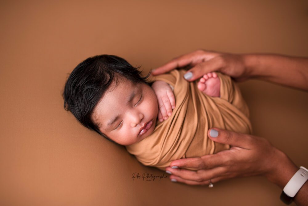 Dubai-Newborn-Photographer-Newborn-Photography-Dubai-Dubai-Baby-Photographer-PBS-Photographie
