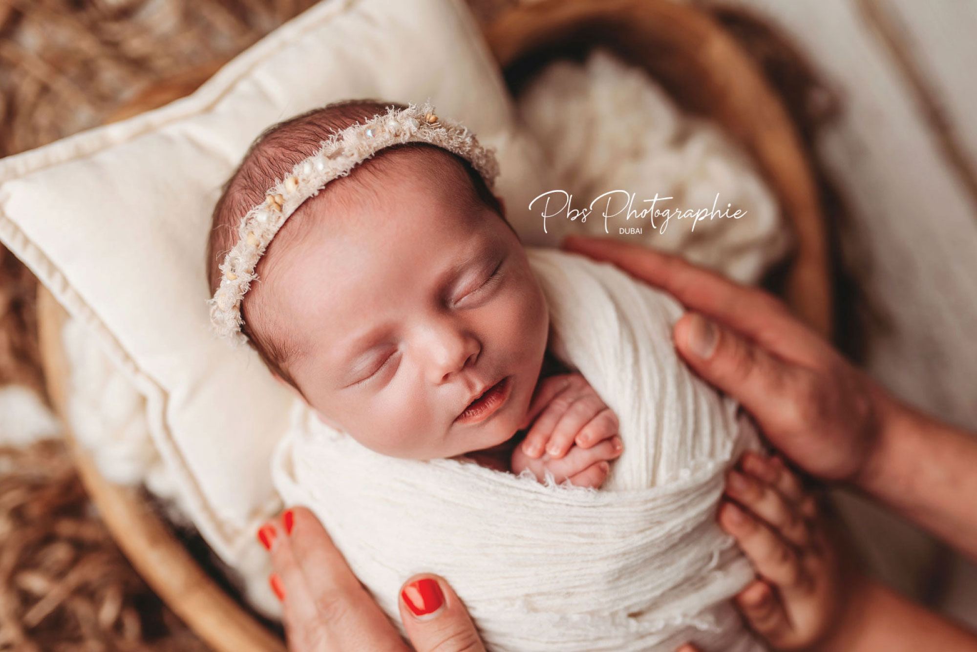 Dubai-Newborn-Photographer-Newborn-Photographer-Dubai-Dubai-Baby-Photographer-PBS-Photographie