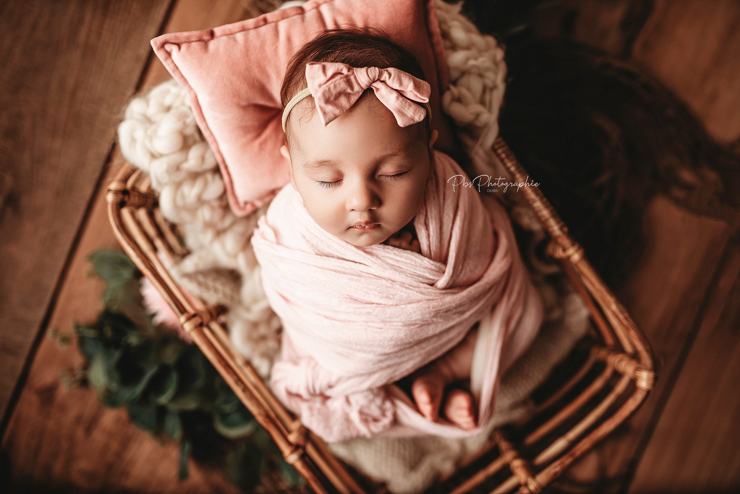 Dubai Newborn Photographer | Newborn Photographer Dubai | Dubai Baby Photographer | PBS Photographie